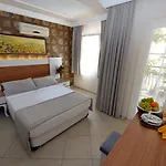 Nicholas Park Hotel