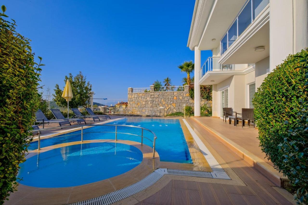 Solo - Adel Villa, 4 Bedroom Private At Villa