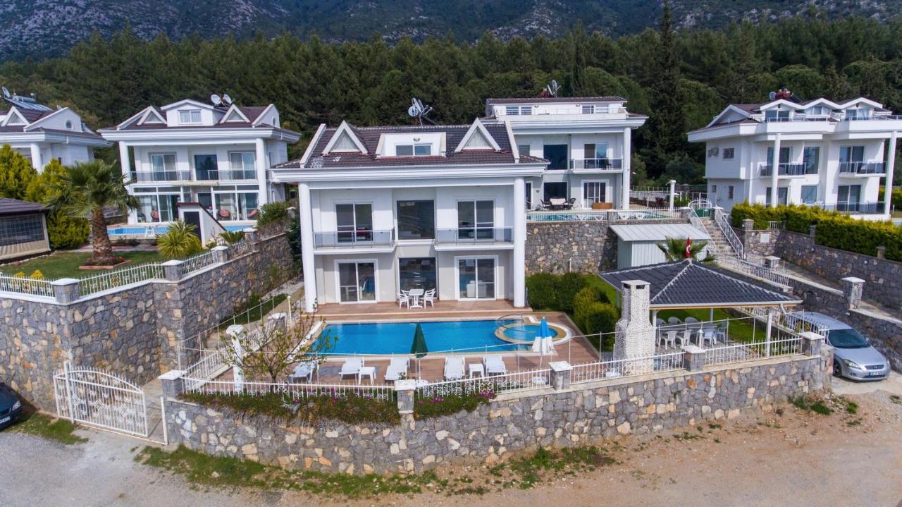 Villa Solo - Adel Villa, 4 Bedroom Private At *