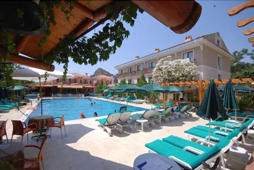 Perdikia Otel
