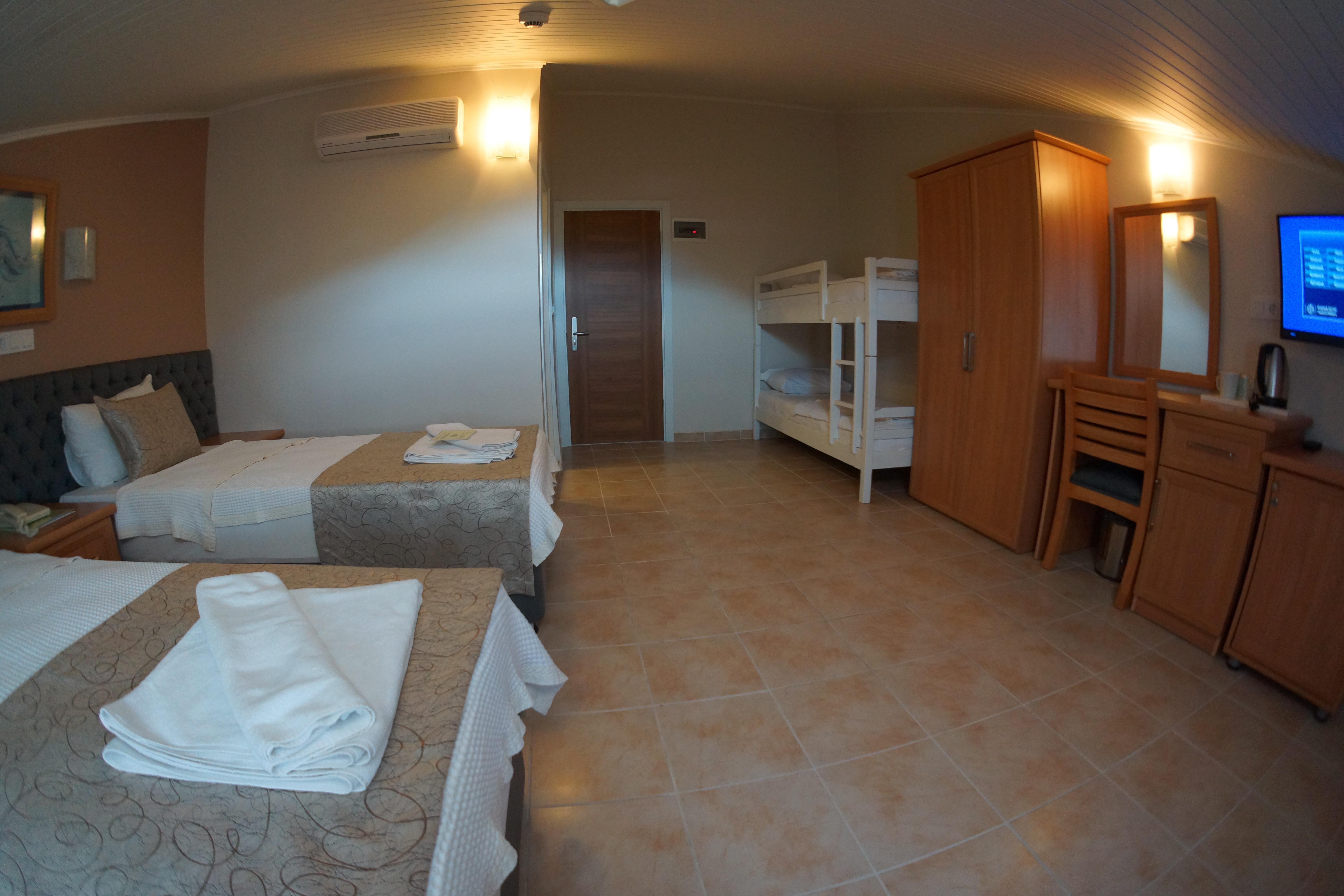 Tonoz Hotel 3*