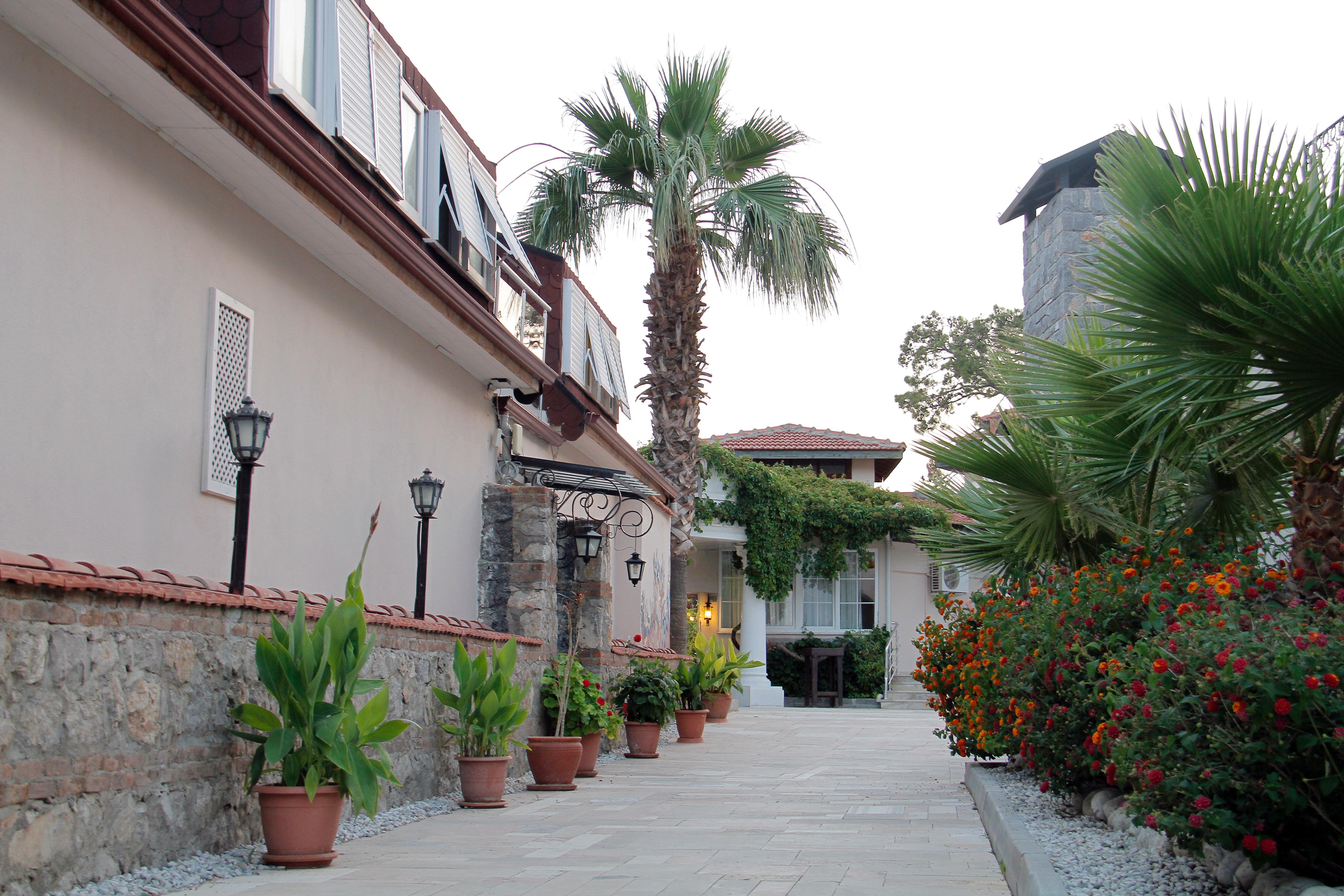 Nicholas Park Hotel 4*