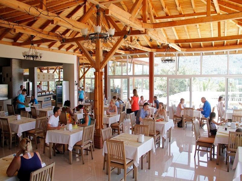 Hotel Nicholas Park 4*