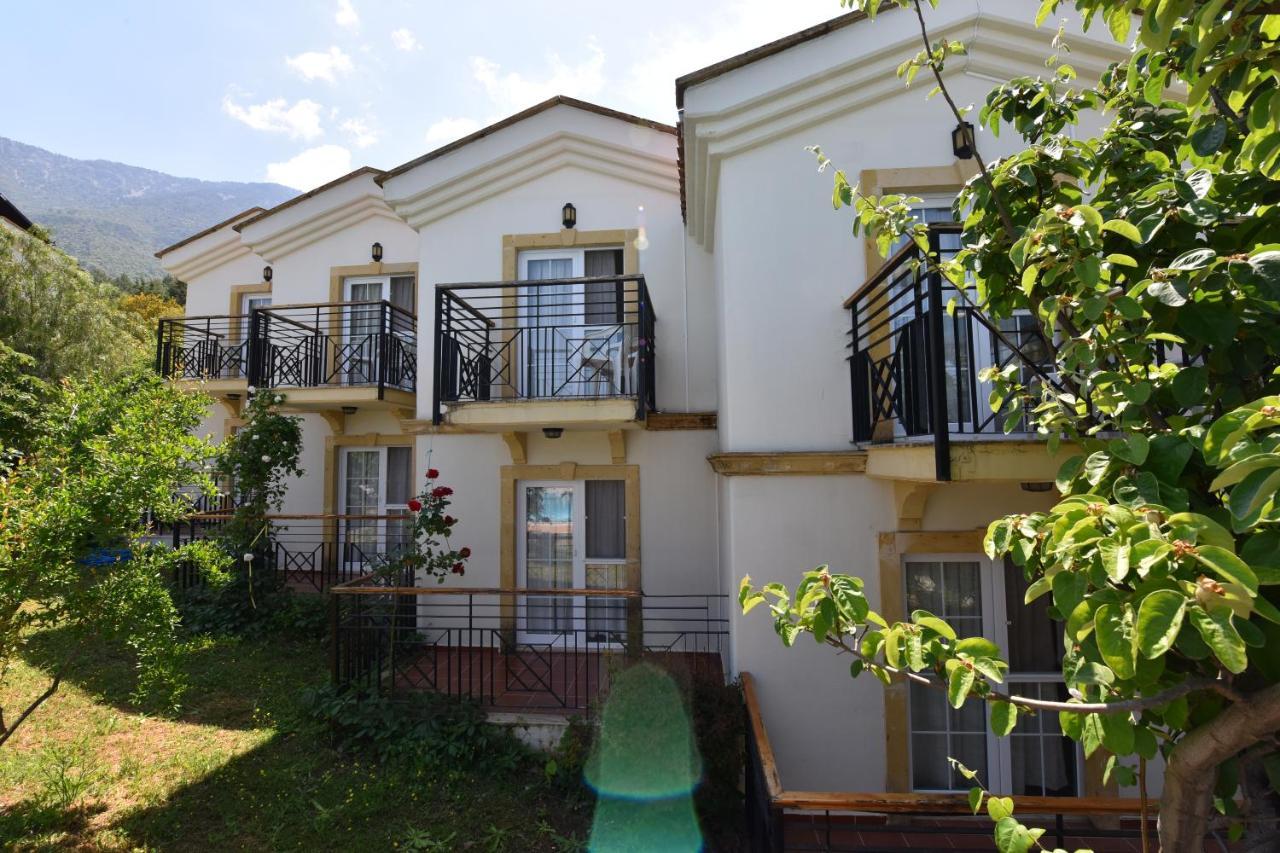 Artemisia Royal Park Club