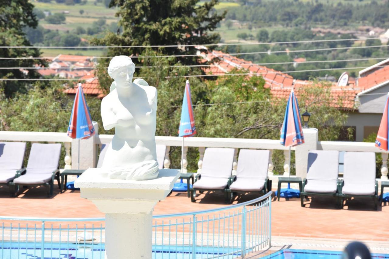 Artemisia Royal Park Club