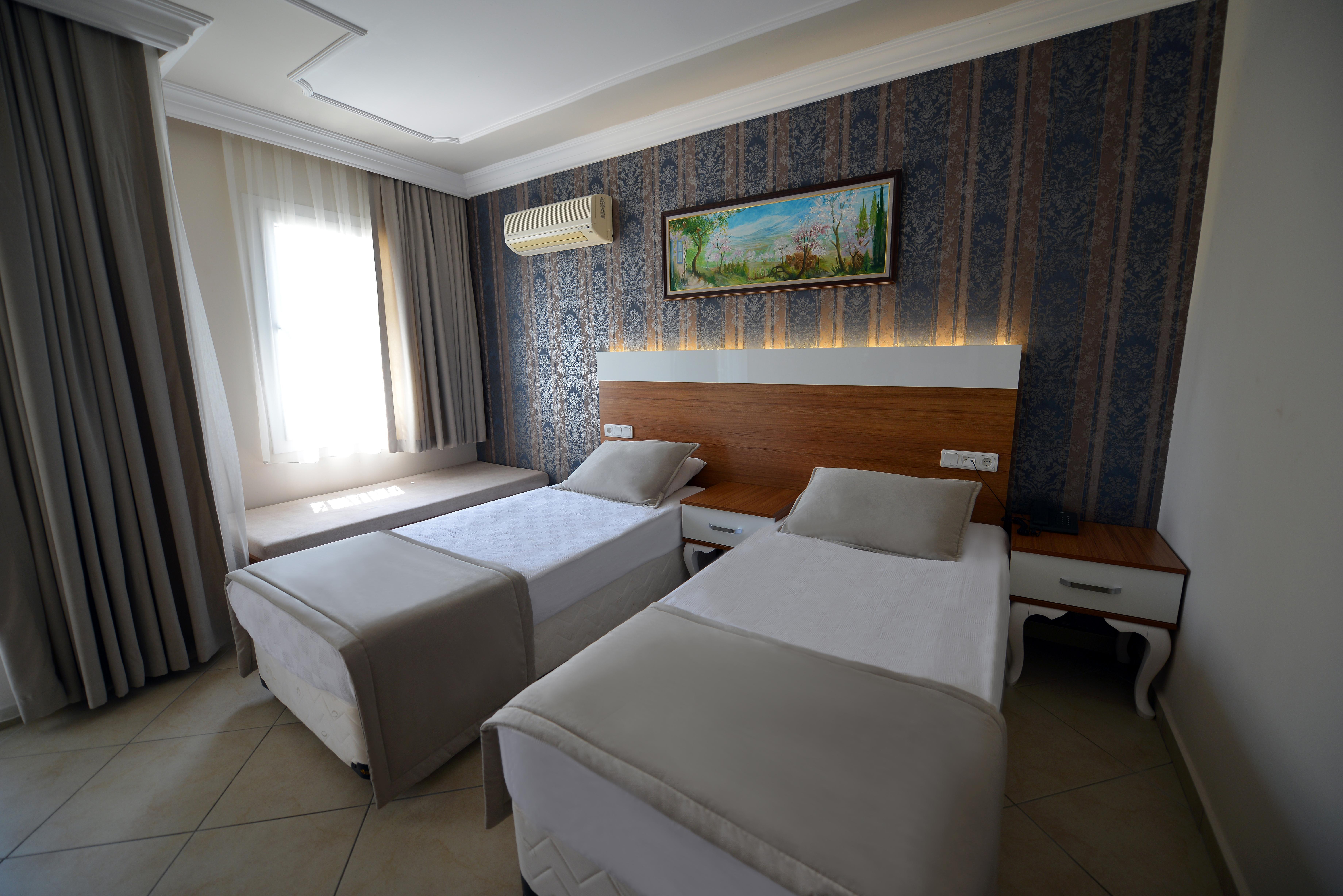 Nicholas Park Hotel 4*
