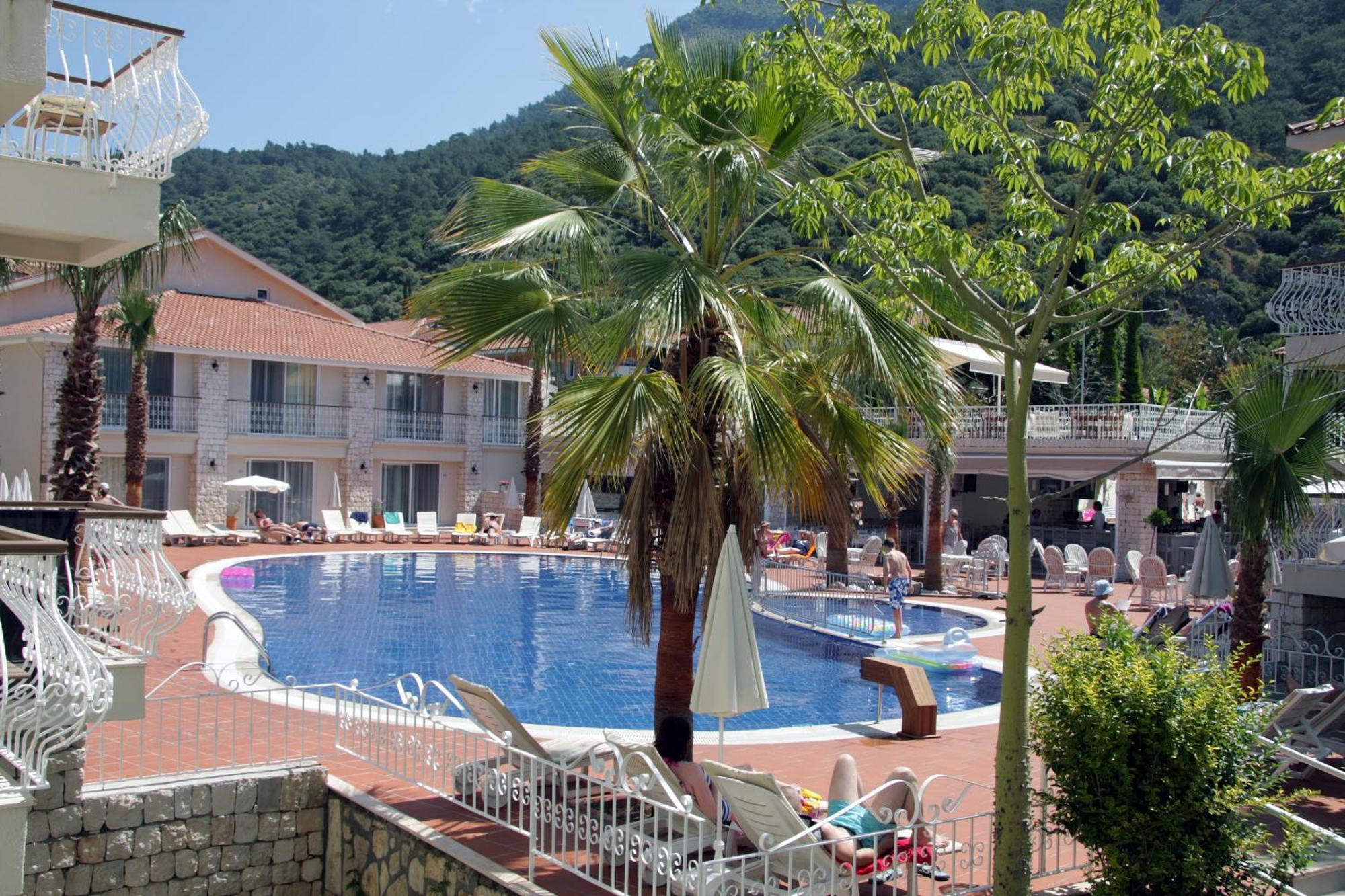 Region Random By Lookbookholiday * Ölüdeniz