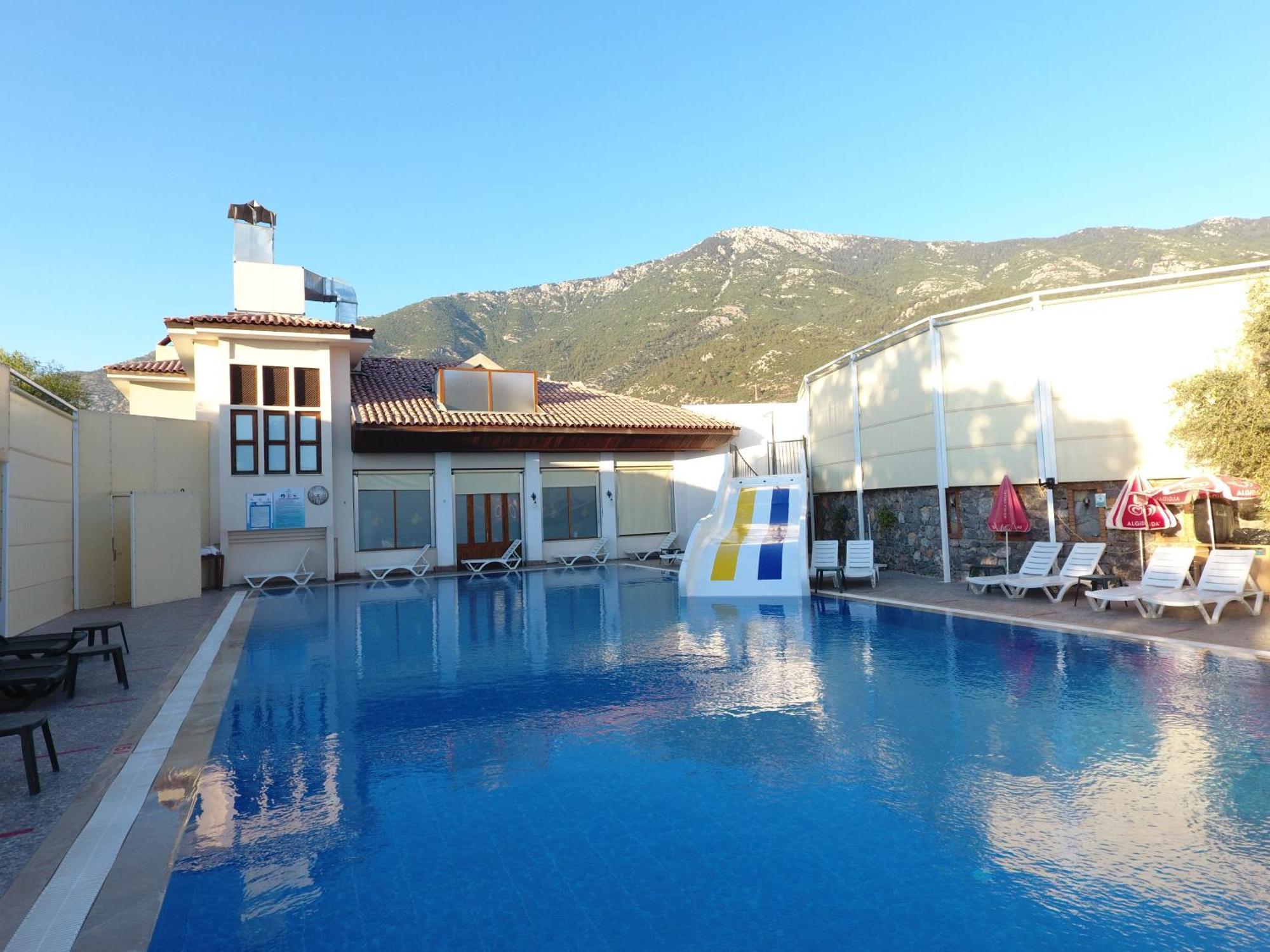 Hotel Zehra Tatil Koeyue 4*