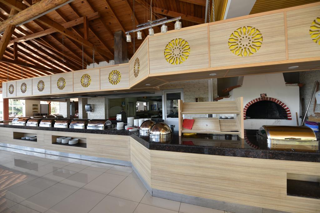 Hotel Nicholas Park 4*