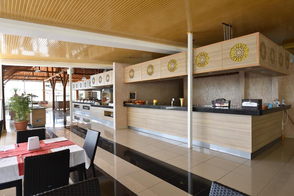 Nicholas Park Hotel 4*