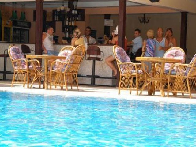 Carmina Hotel