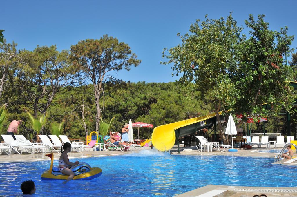 Nicholas Park Hotel 4*