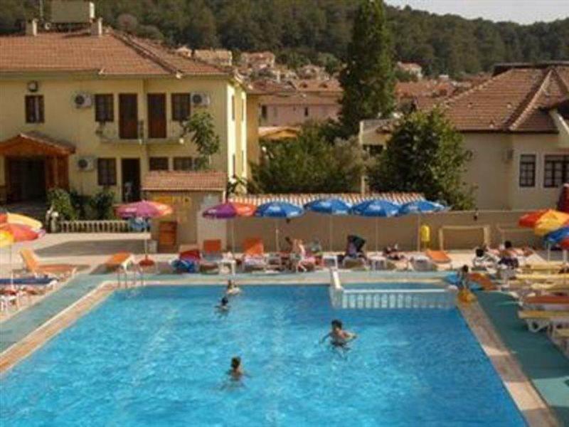Carmina Hotel 3*