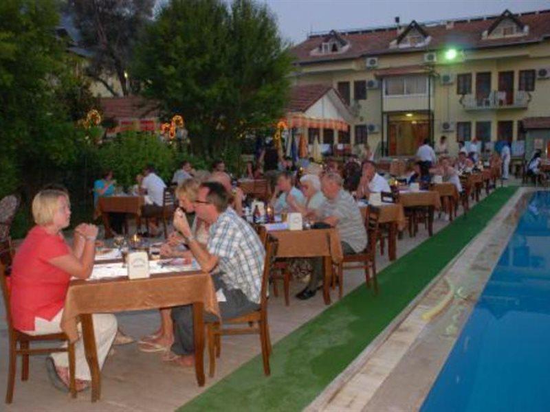 Carmina Hotel