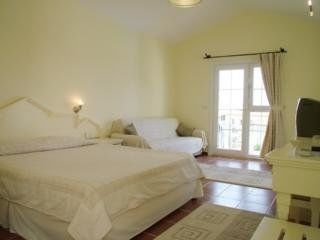 Artemisia Royal Park Club