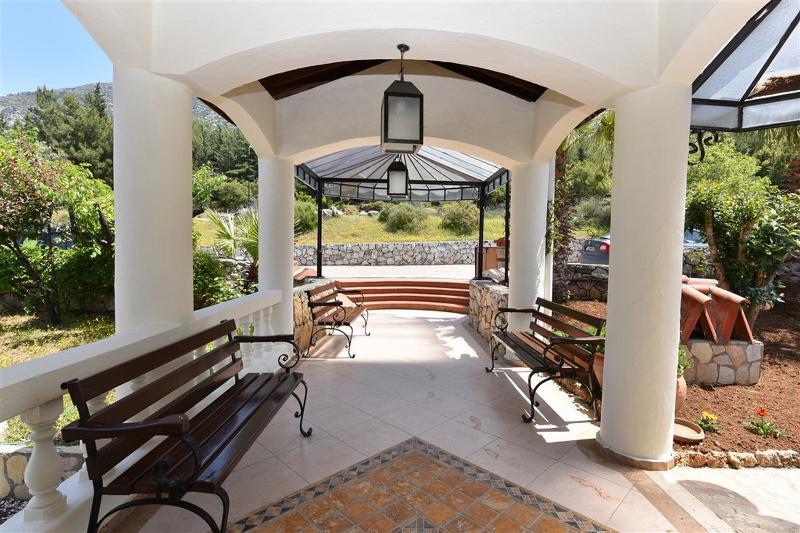 Artemisia Royal Park Club Hotel