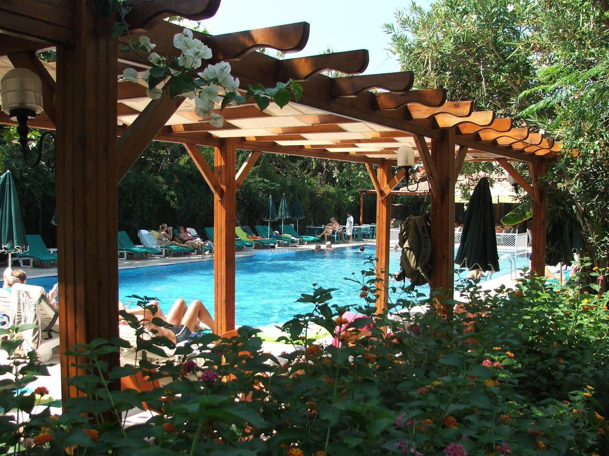 Otel Perdikia