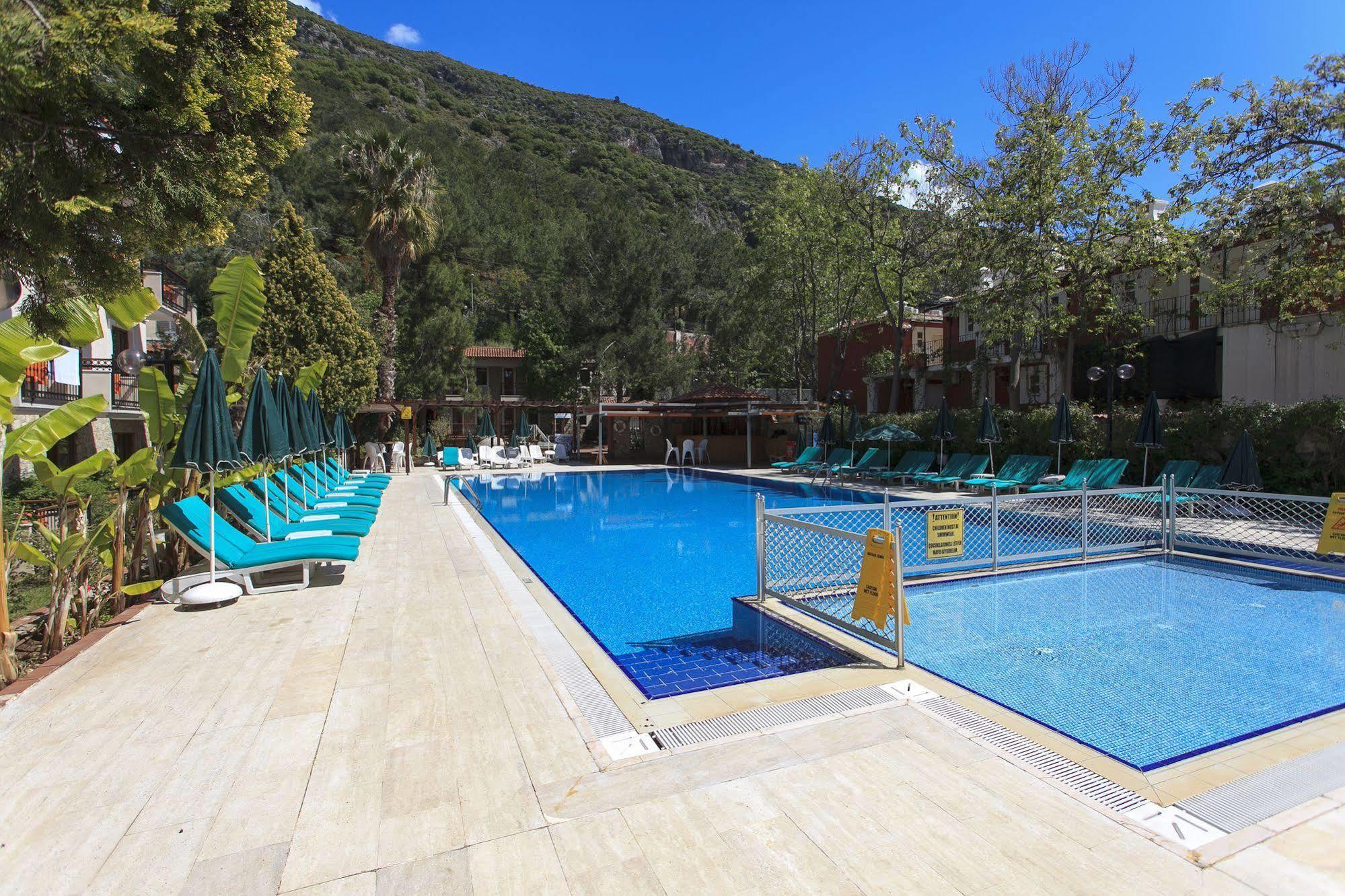 Perdikia Otel
