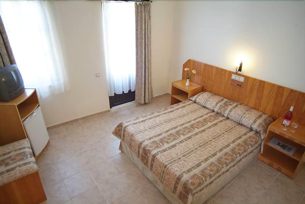 Hotel Carmina 3*
