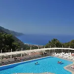 Nicholas Park Hotel
