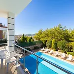 Four Seasons Villa
