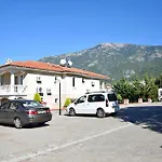 Thera Apartment 22