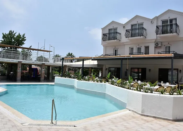 Magic Tulip Hotel