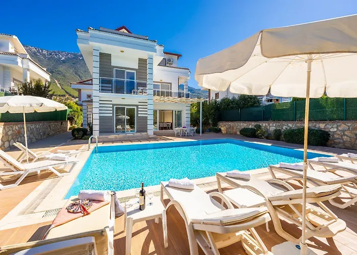 Four Seasons Villa