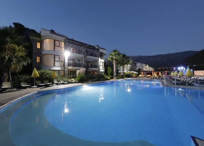 Golden Life Heights Deluxe Suite Hotel - Adult Only