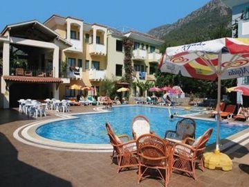 Montebello Deluxe Hotel