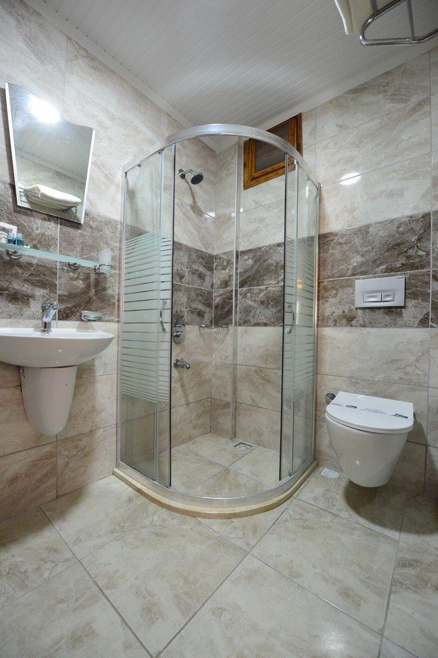 Otel White
