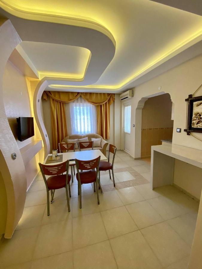 Yalcin & Hotel *