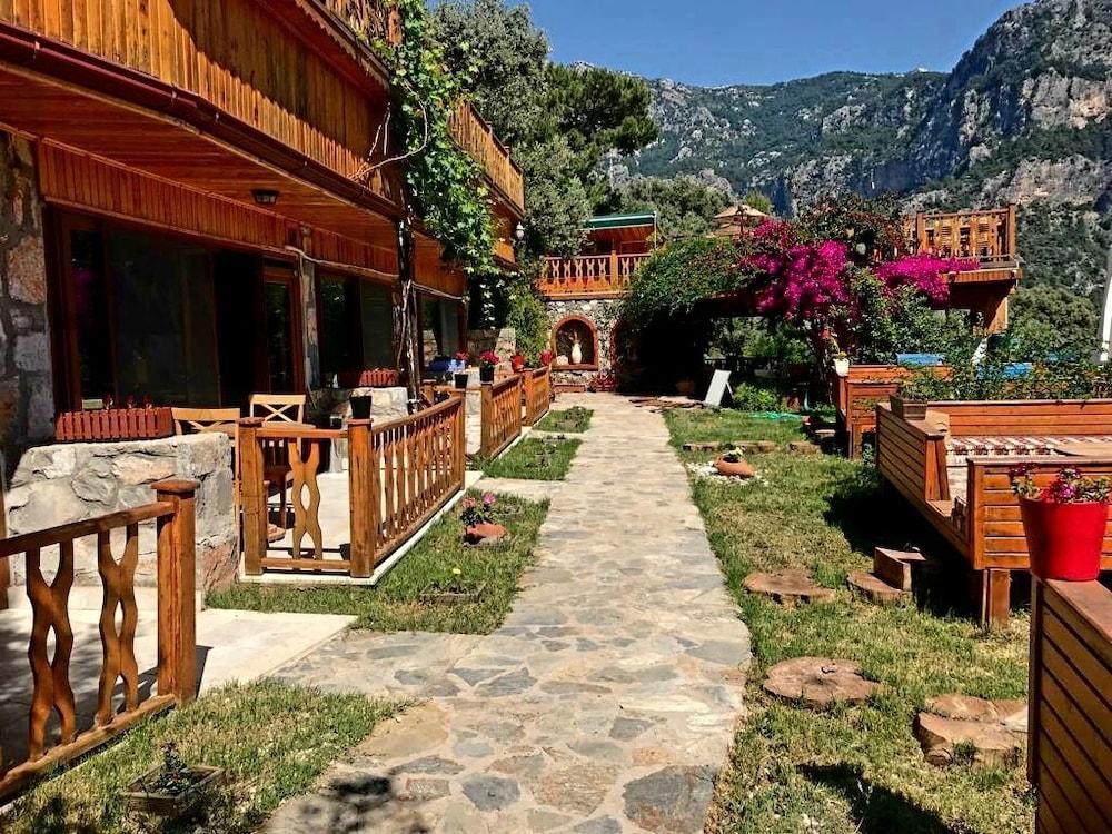 Kabak Armes Faralya