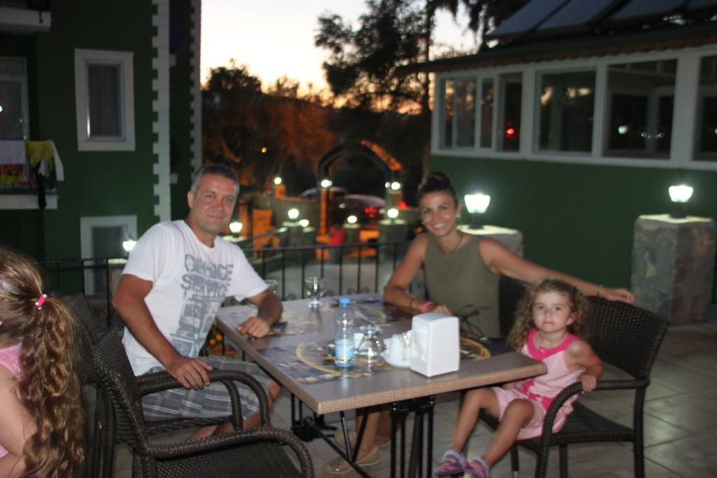 The Valley Hotel 2*