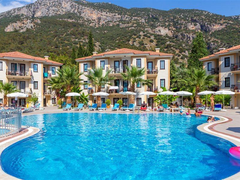 Random By Lookbookholiday Oludeniz