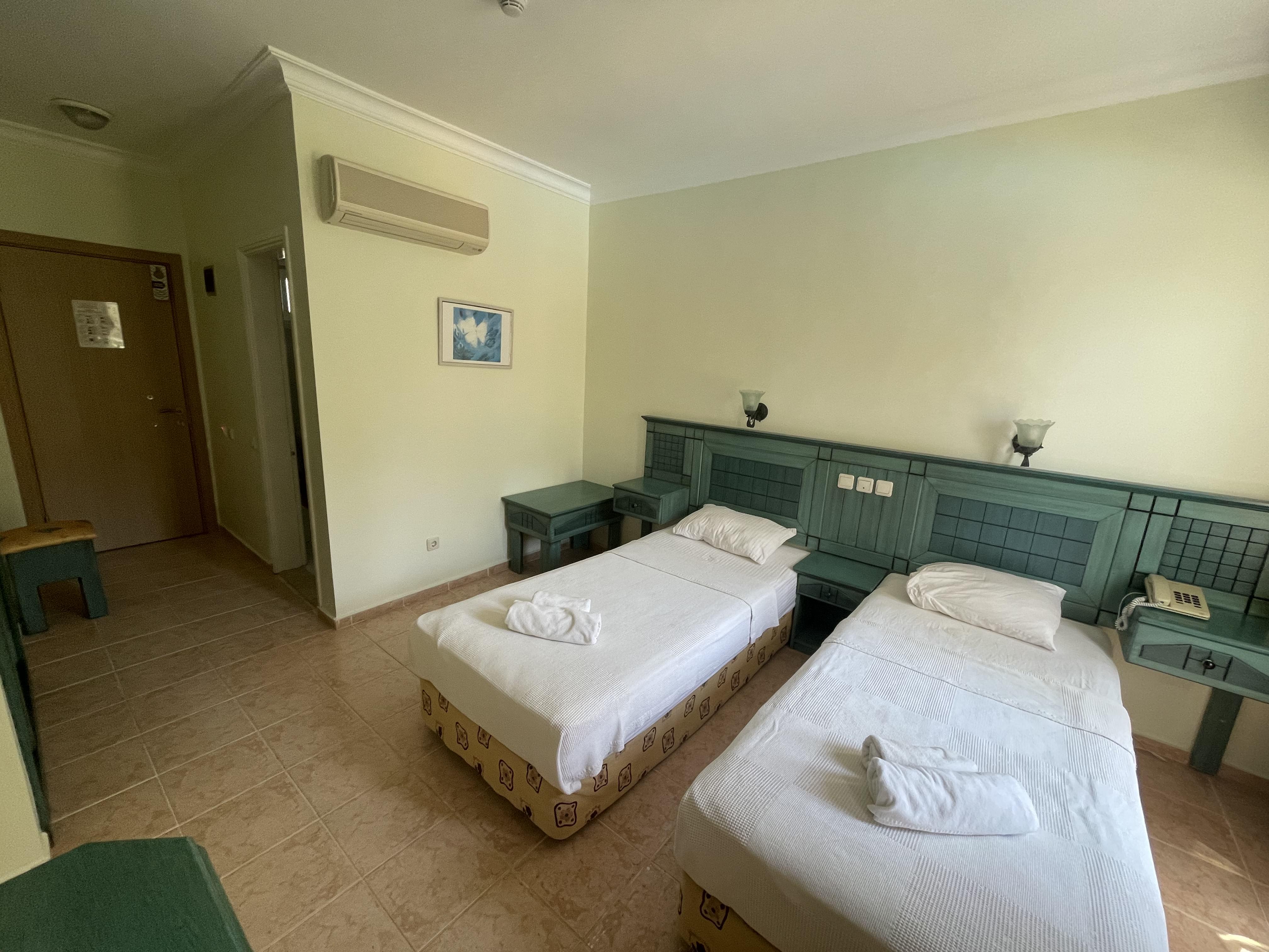 Hotel Celay 3*