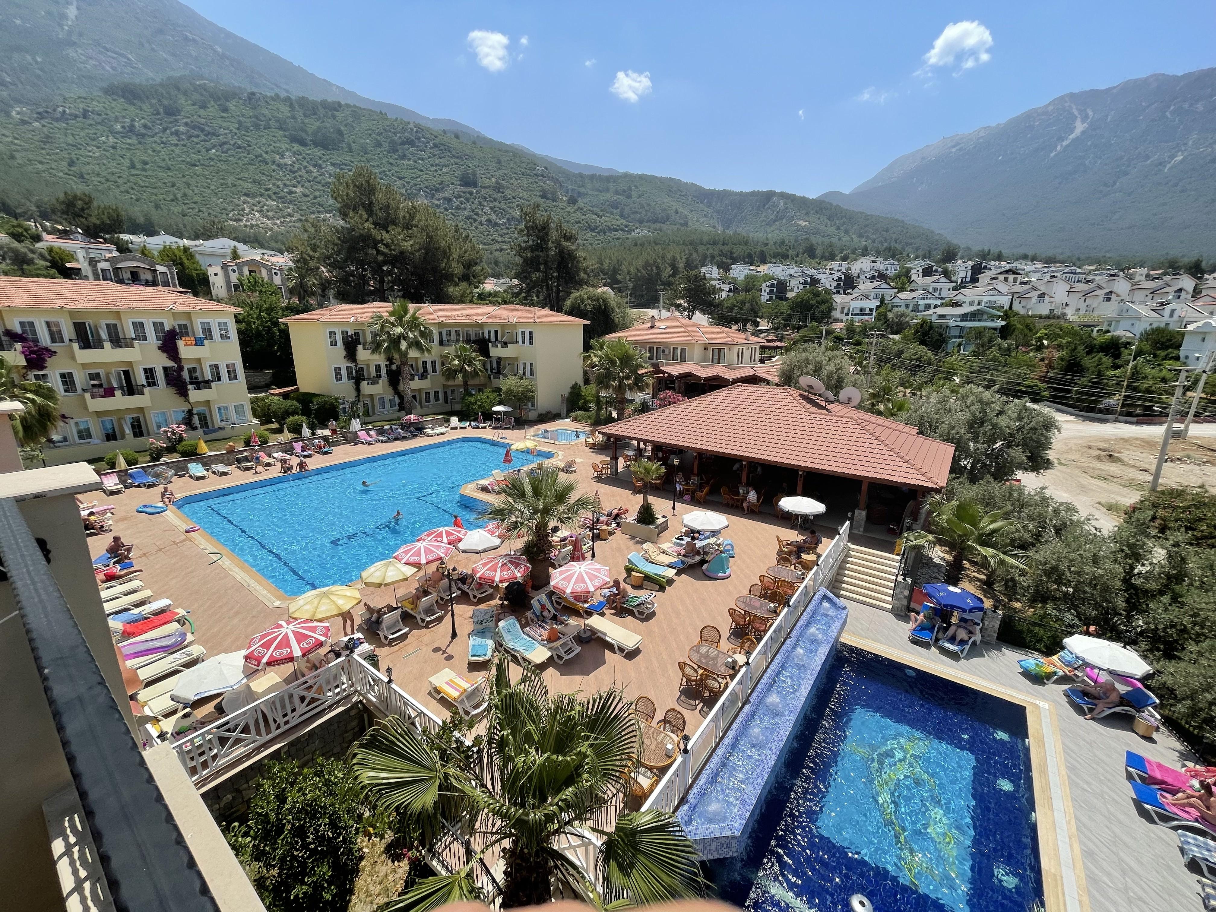 Hotel Celay 3*