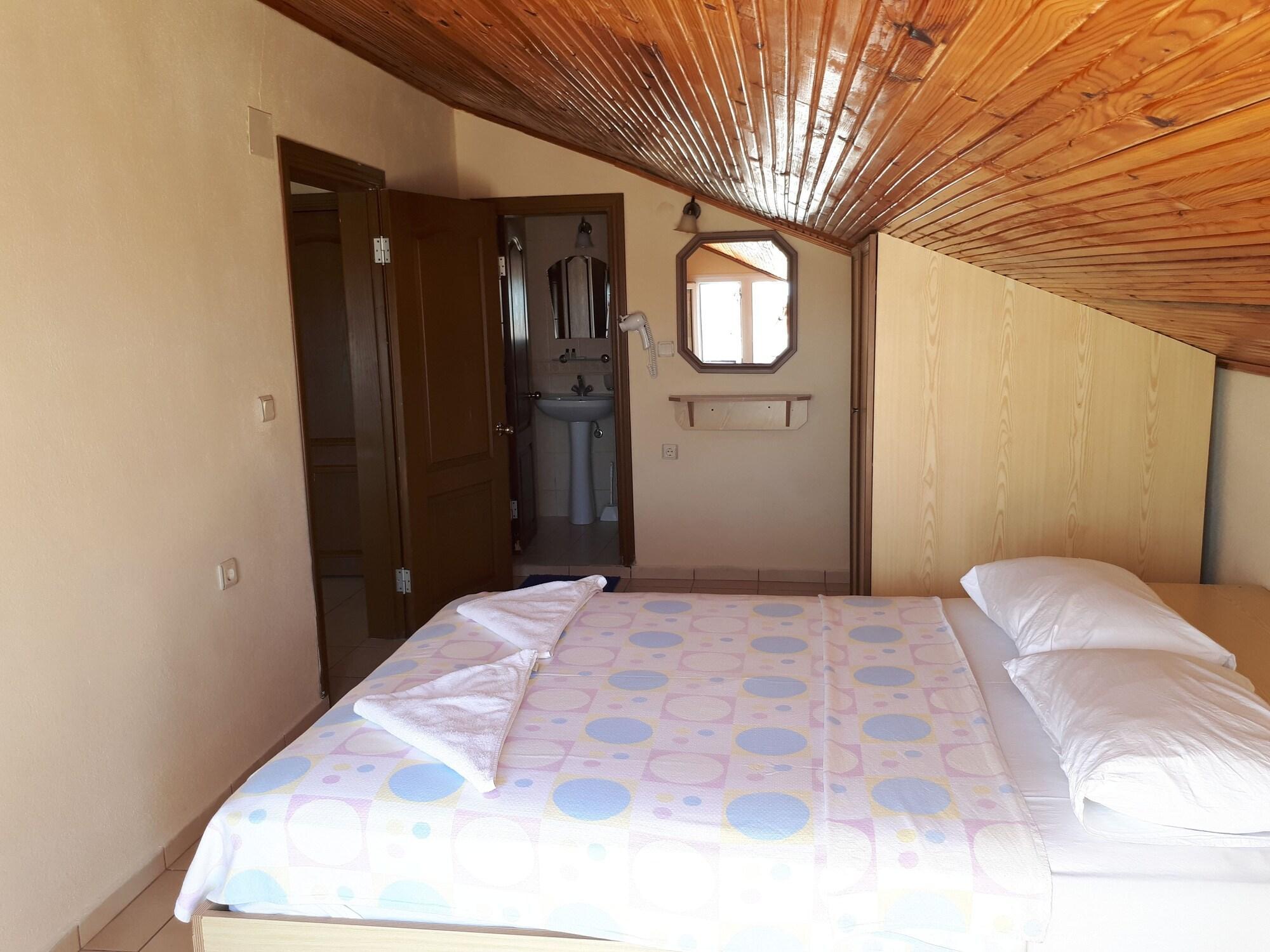 Aparthotel Everest 2*