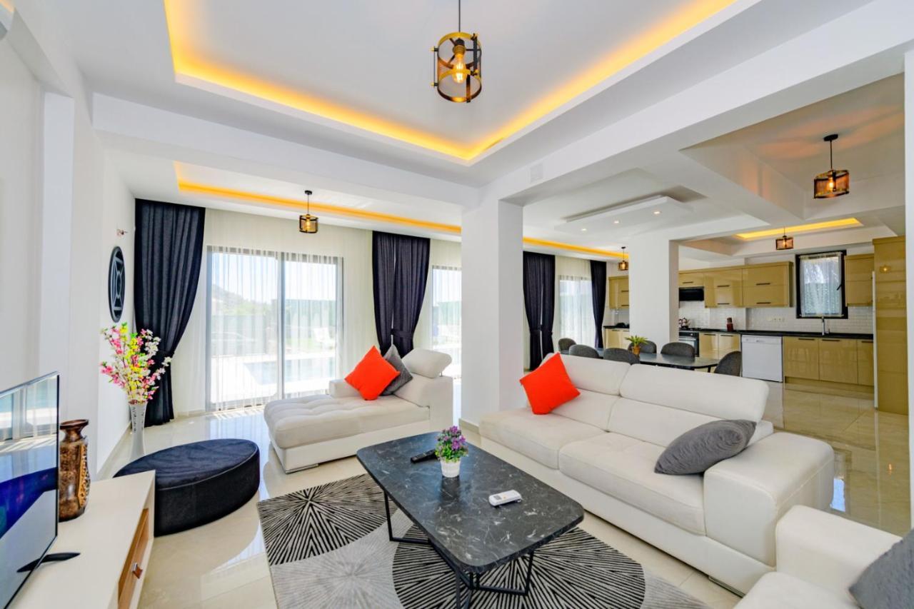 Villa Atlantis - 4 Bedroom In Hisaronu