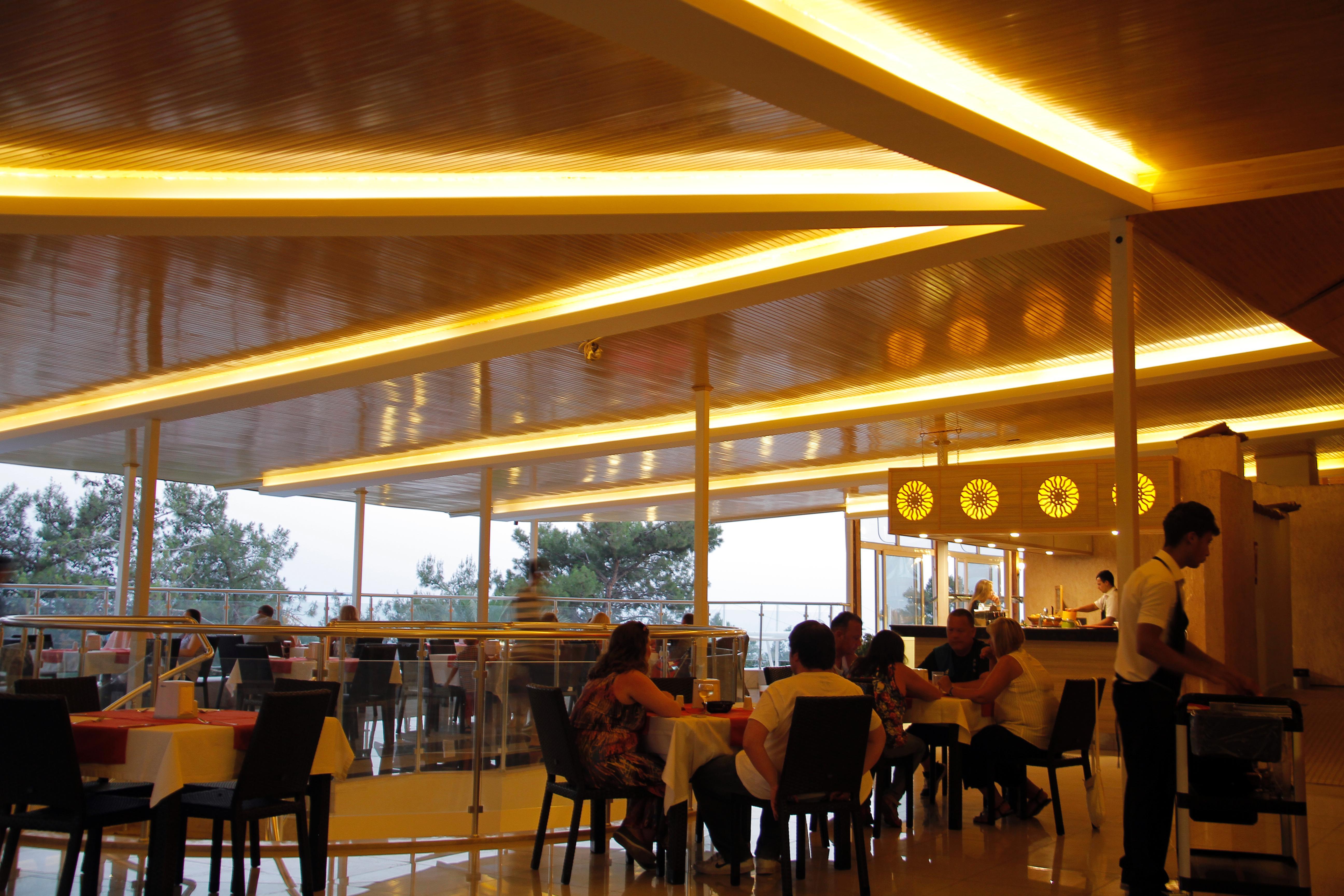 Hotel Nicholas Park 4*