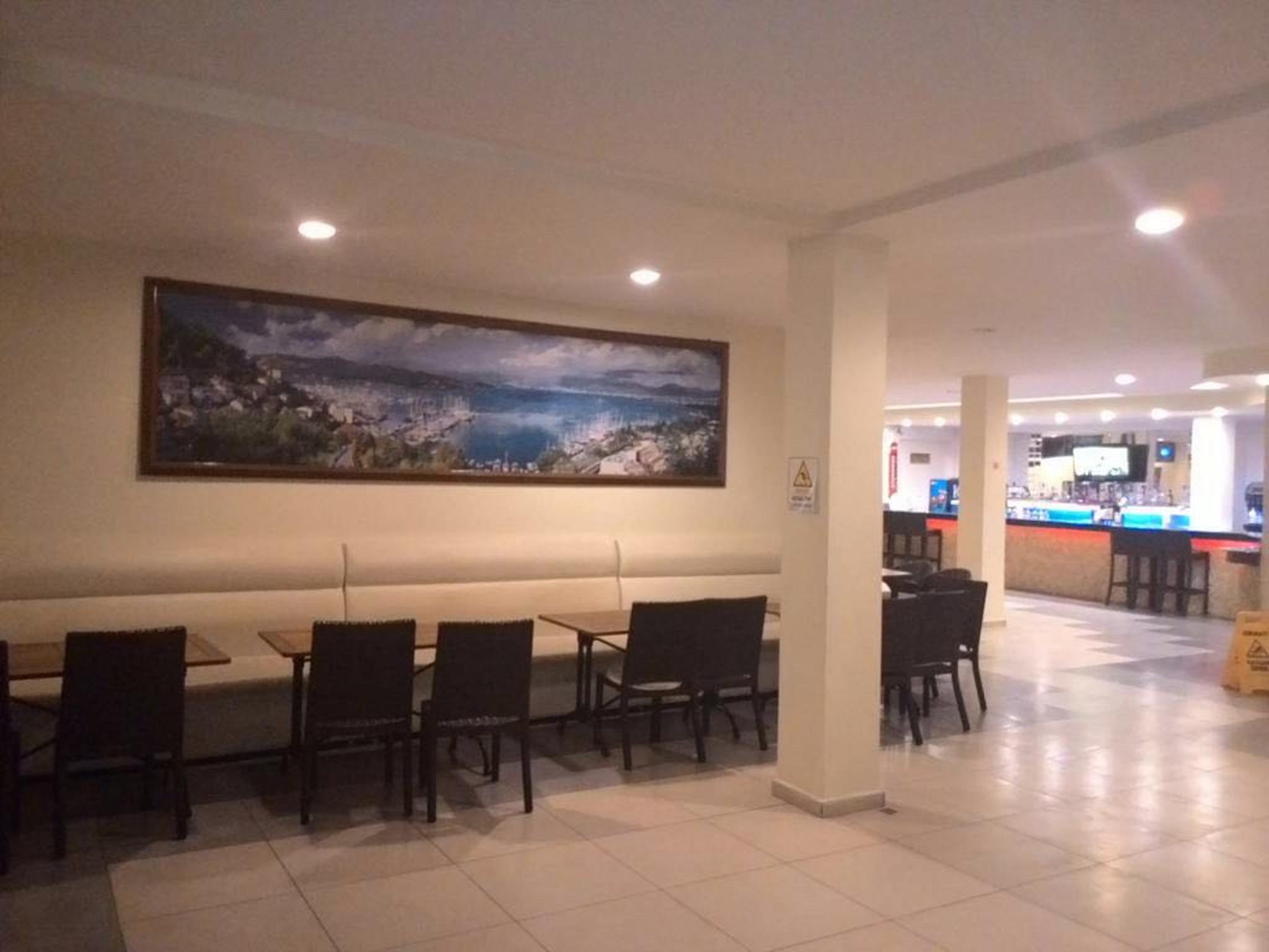Nicholas Park Hotel 4*