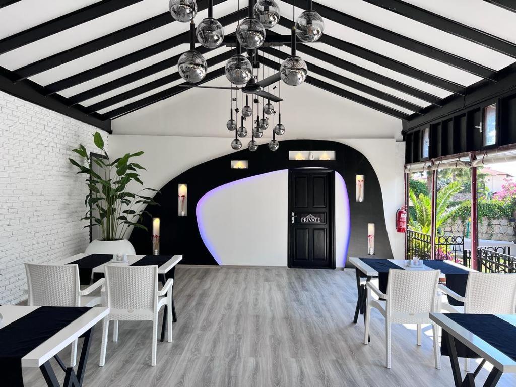 Carrington Hotel 4*