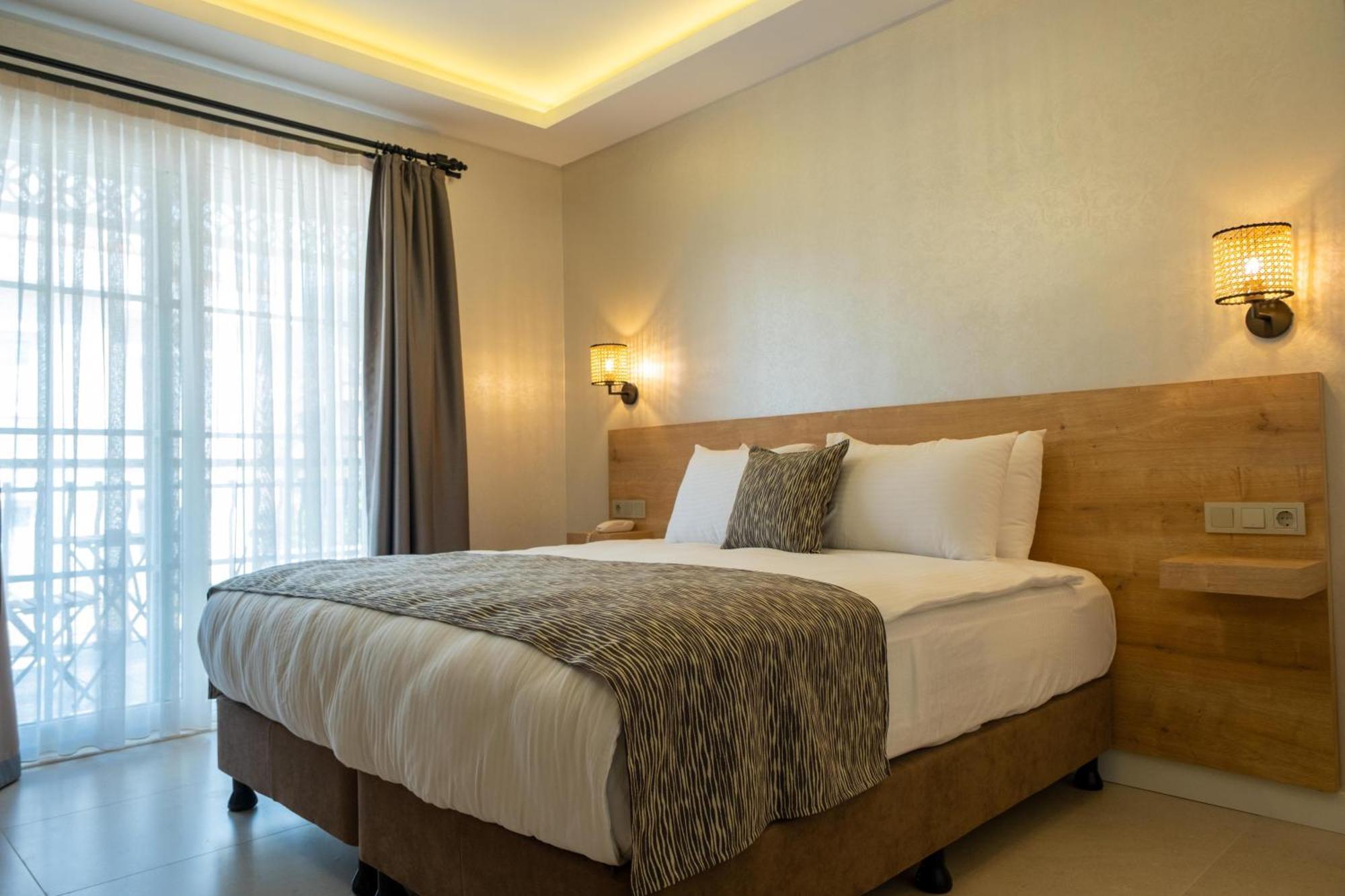 Hotel Sea Breeze Hotel&apartments 4*