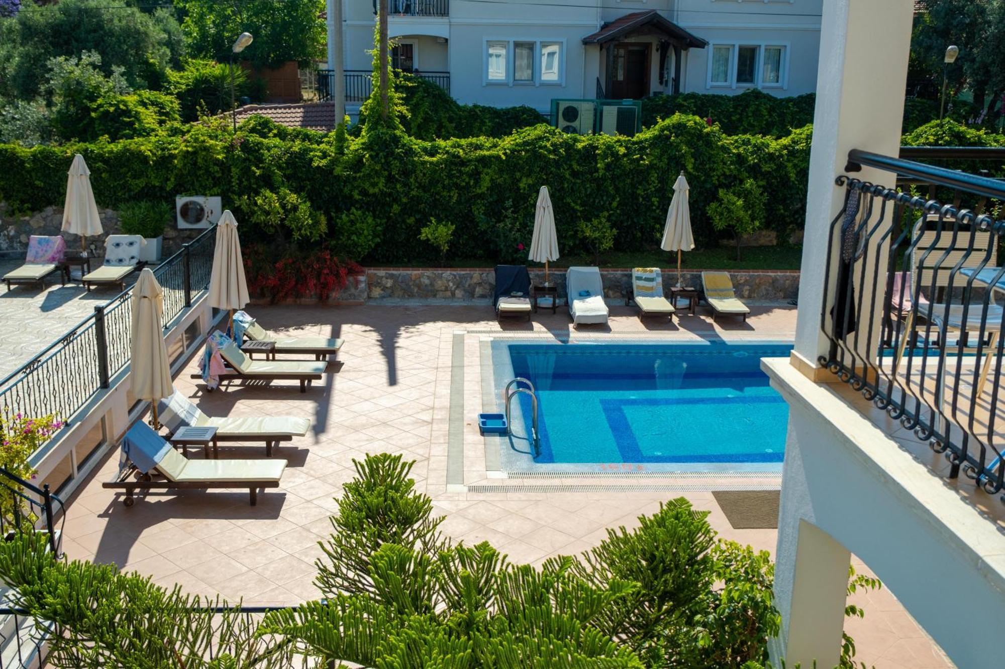 Hotel Sea Breeze Hotel&apartments 4*