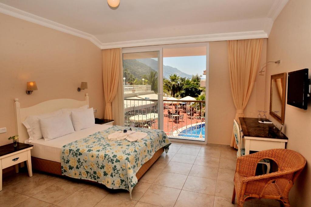 Hotel The Blue Lagoon Deluxe 3*