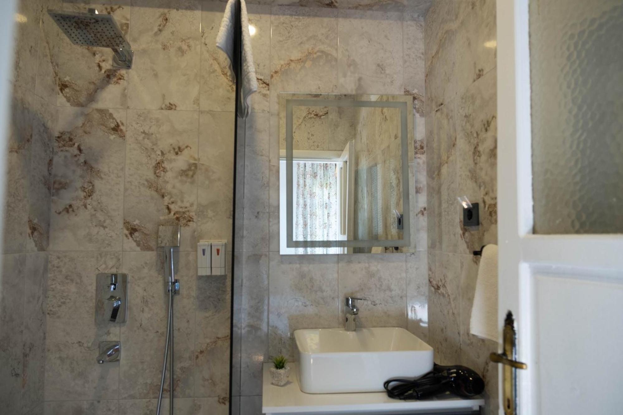 Kibele Hotel