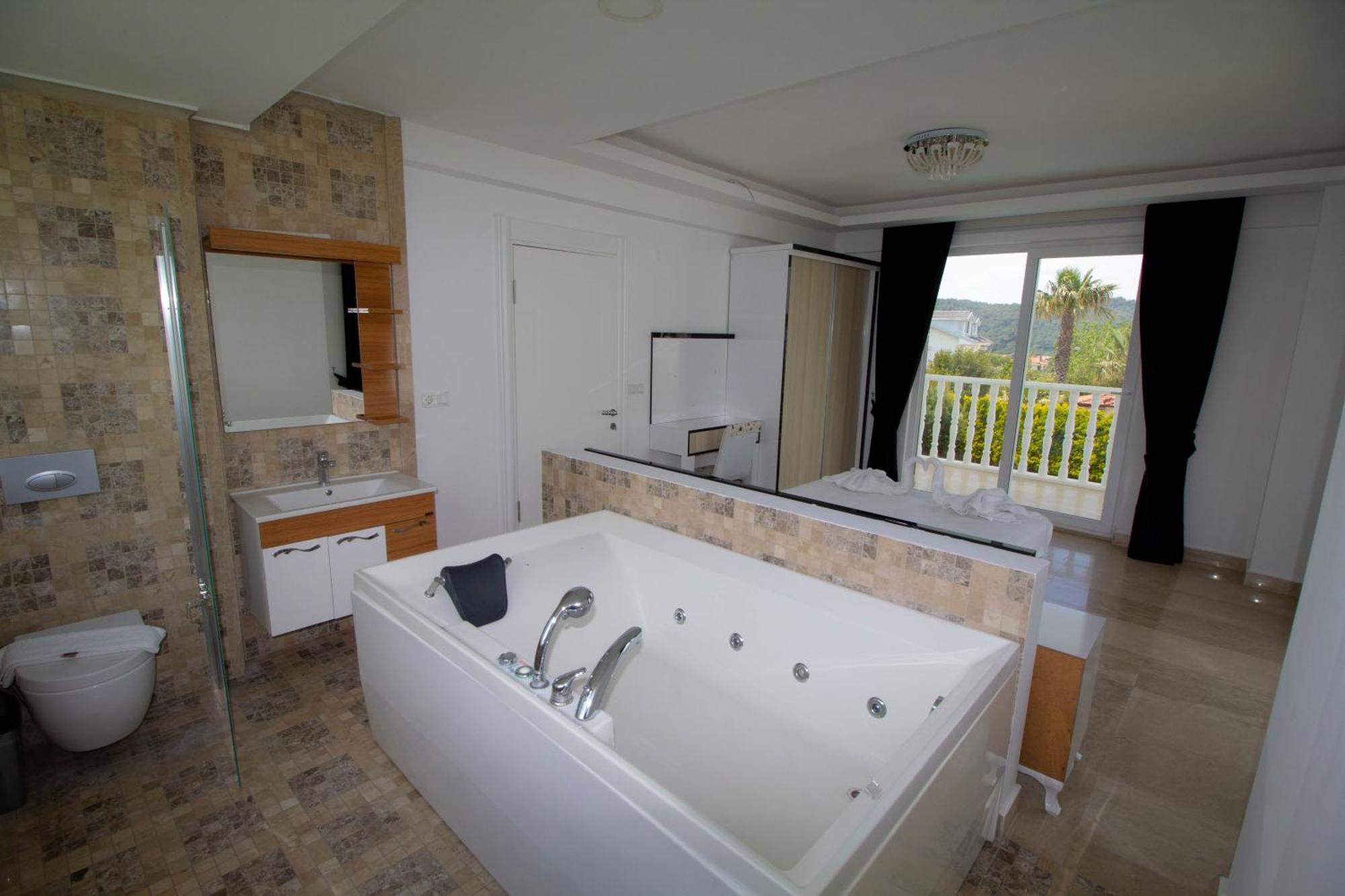 Villa Hisarpark A Villa, Oezel Havuzlu, Fethiye