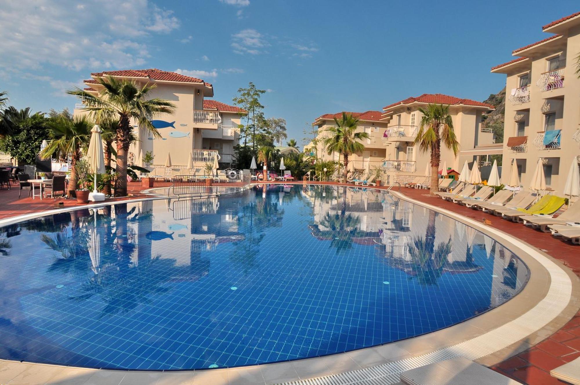 Hotel The Blue Lagoon Deluxe 3*