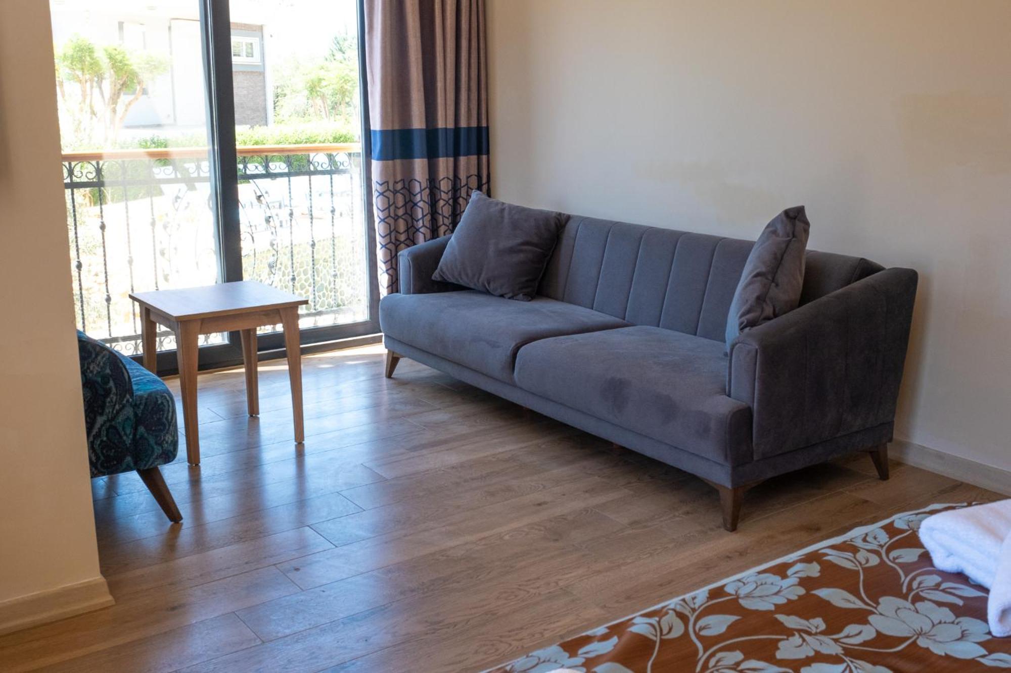 Otel Perdikia Hill And 4*