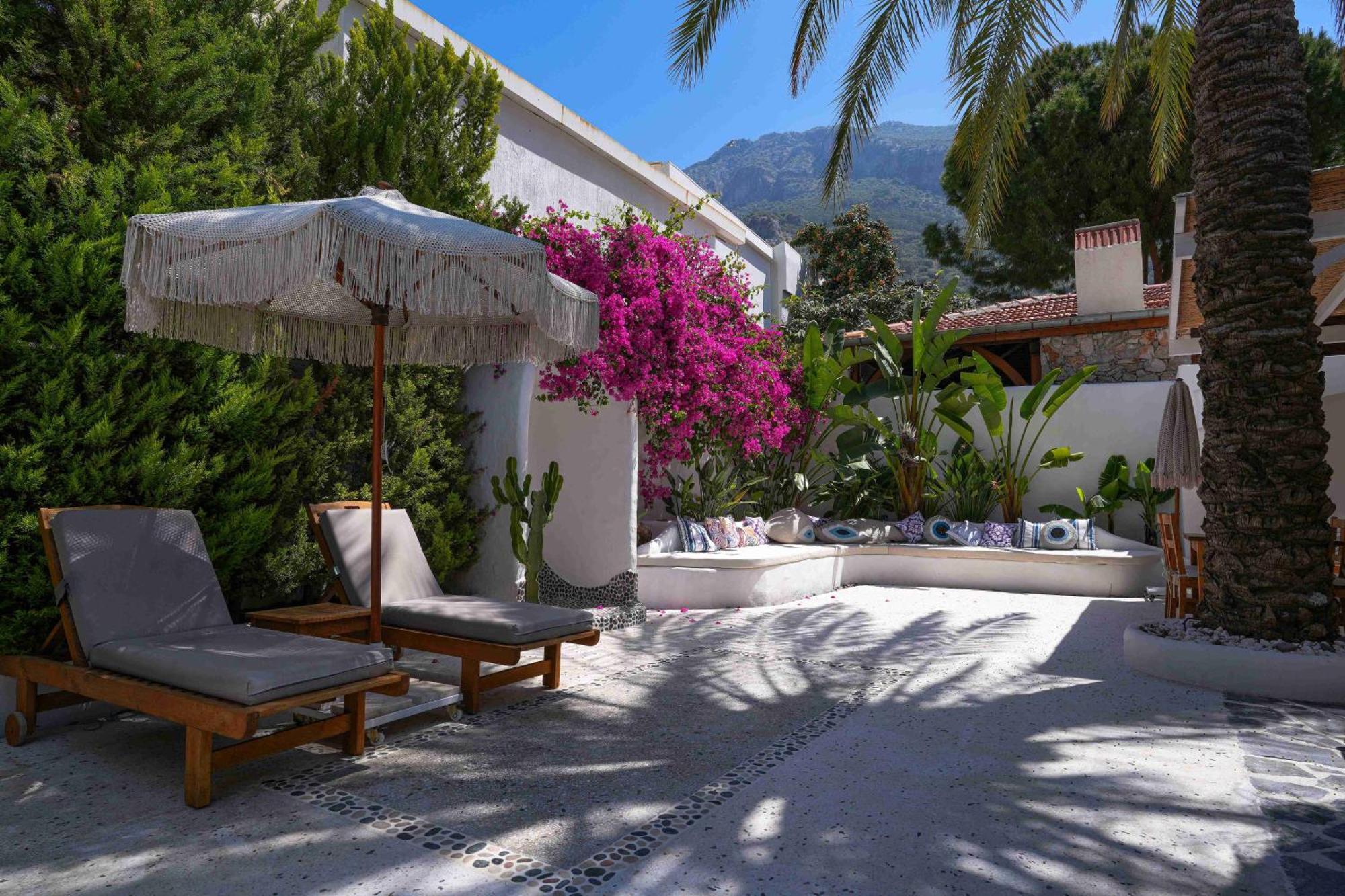 Kassandra Boutique 2*